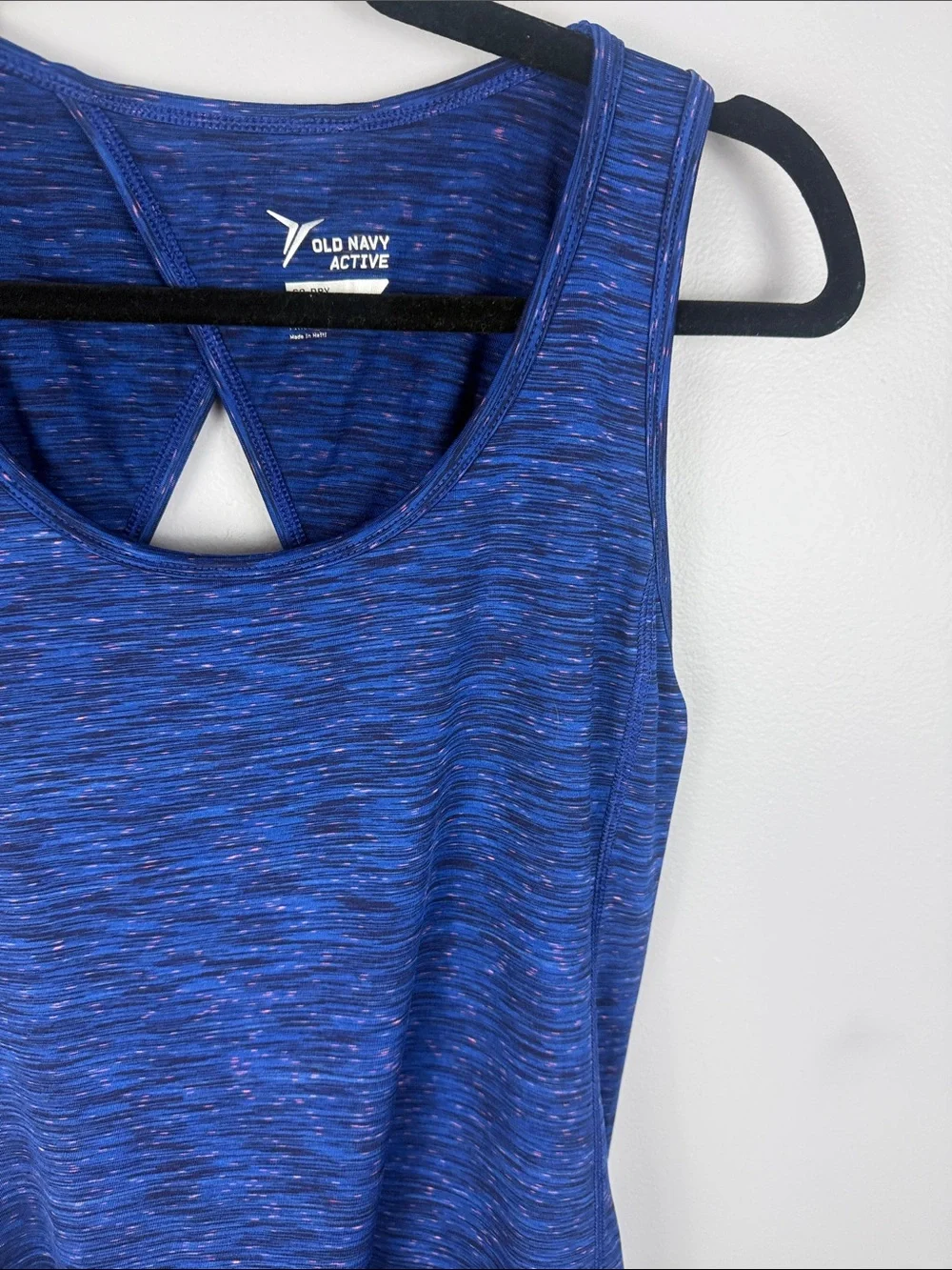 Old Navy Active Women's Go-Dry Fitted Racerback Tank with Keyhole/Twist Back - Picture 5 of 9